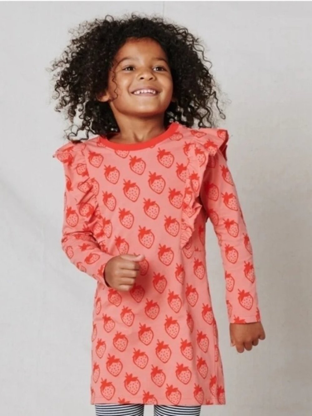 ⭐ Girls Tea Collection strawberry print dress size 6